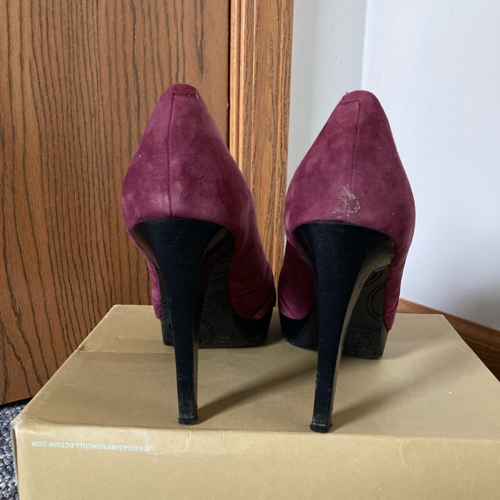 Jessica Simpson Suede Heels - Picture 4 of 7